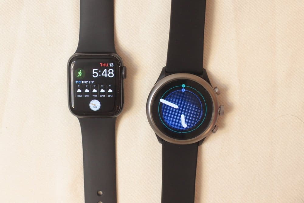 apple watch series 5 vs fossil sport smartwatch main screen