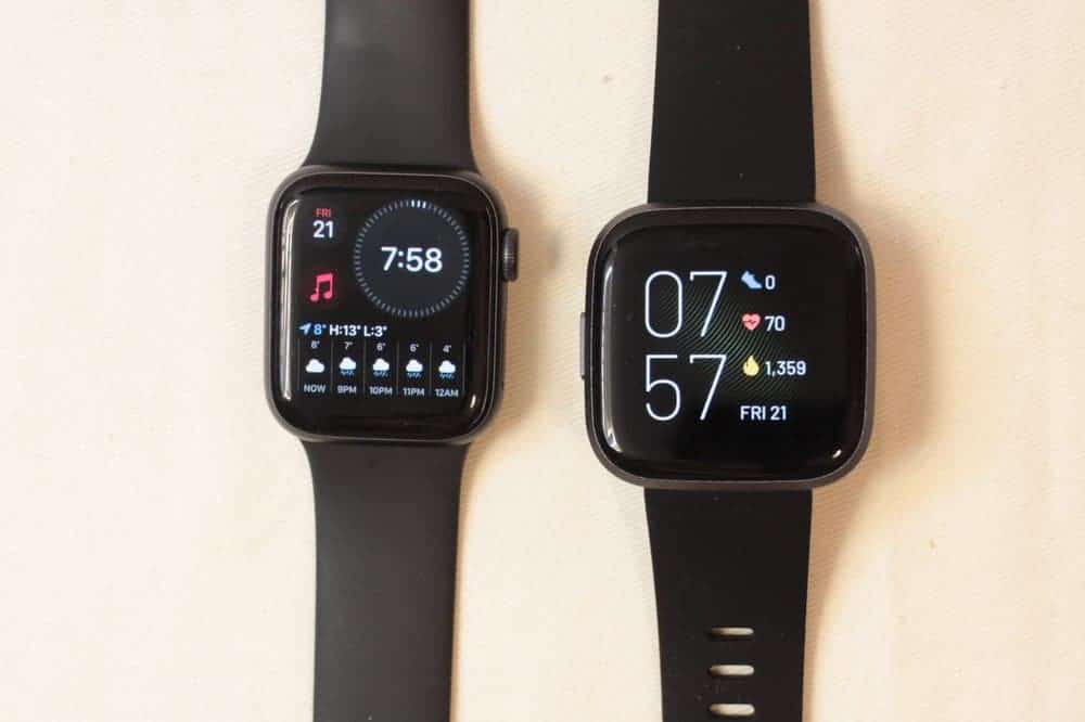 Apple Watch Series 5 Fitbit Versa 2