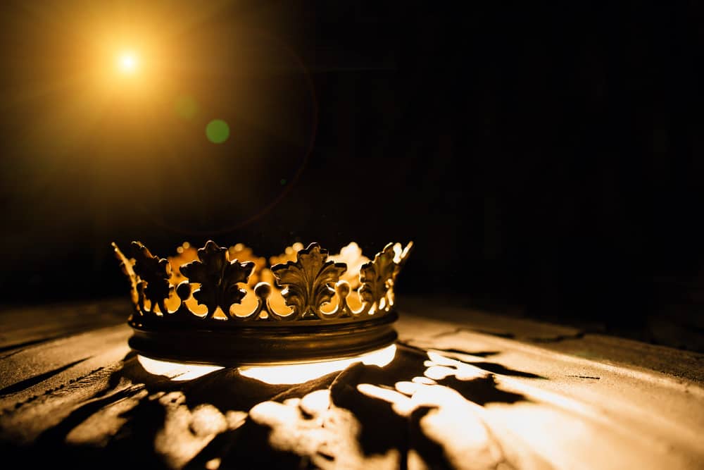 Coronet illuminated by a golden beam.
