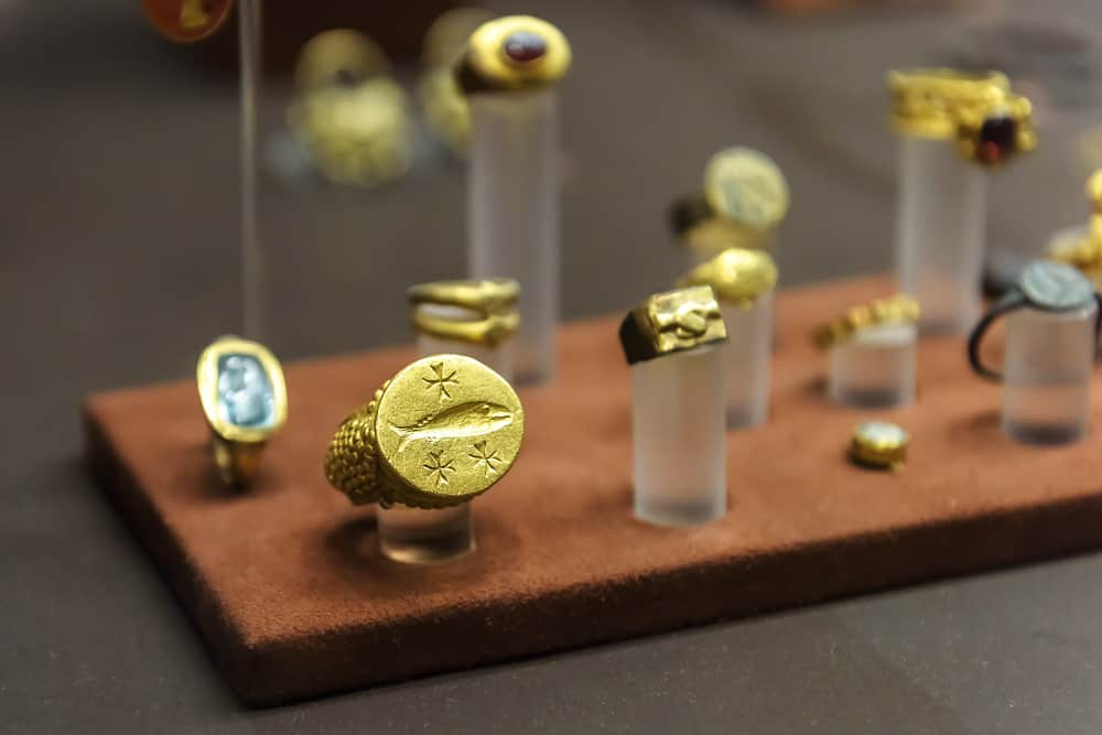 Gold jewelries in National Archaeological Museum of Athens, Greece.