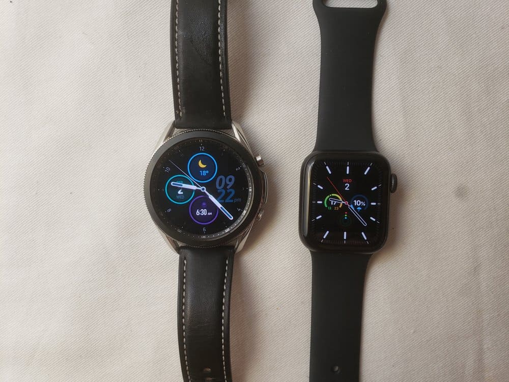 Samsung Galaxy Watch3 vs Apple Watch Series 5 main screen