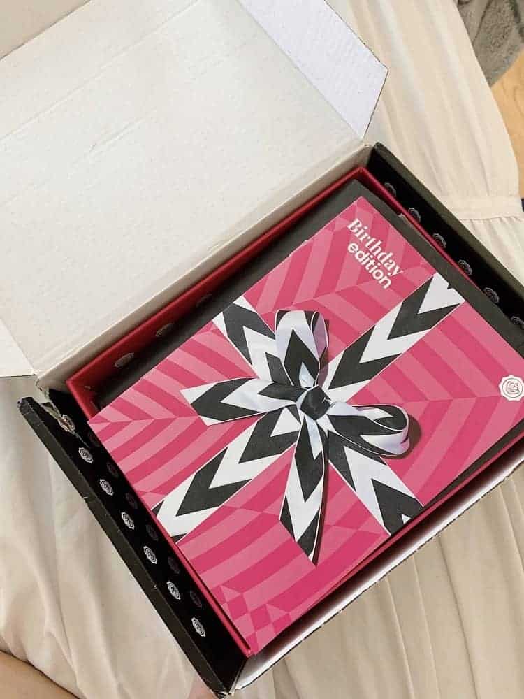 Subscription box of the Glossybox.