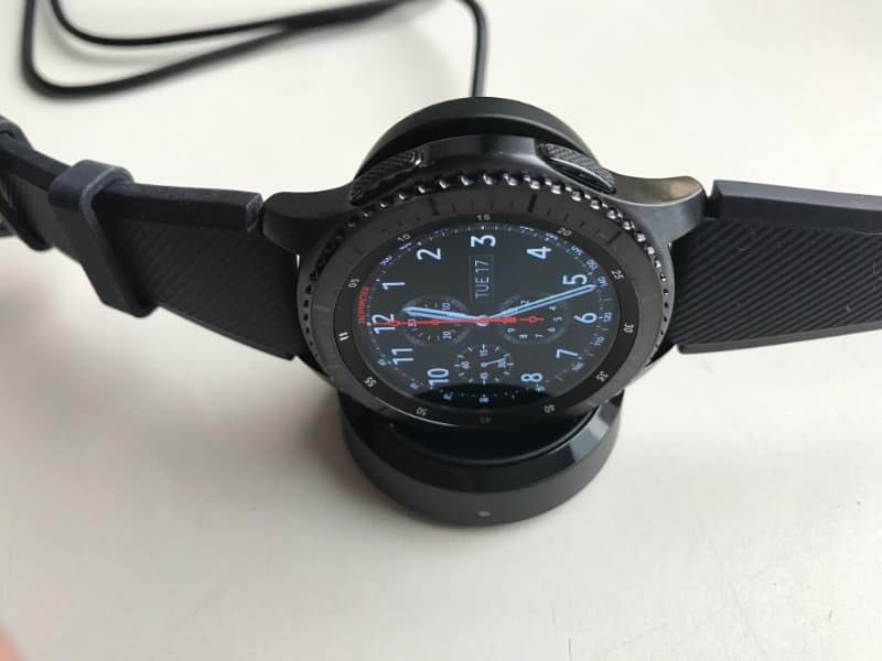 Samsung Gear S3 Frontier Smartwatch kit and accessories