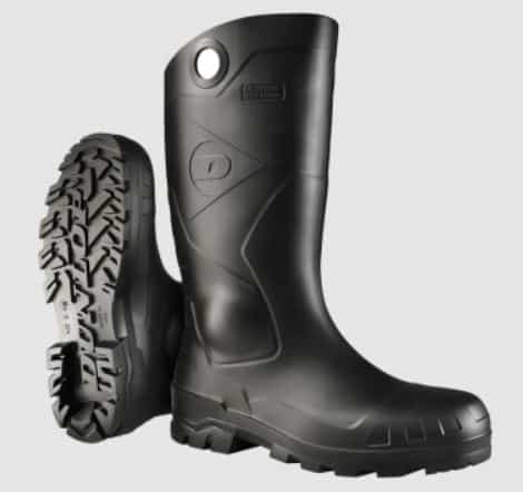 The Chesapeake black rubber boots from Dunlop.