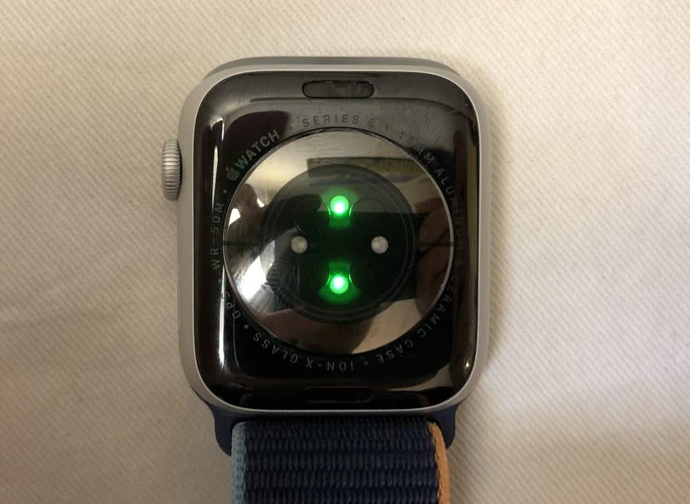 Apple Watch Series 6 heart rate sensor blood oxygen sensor