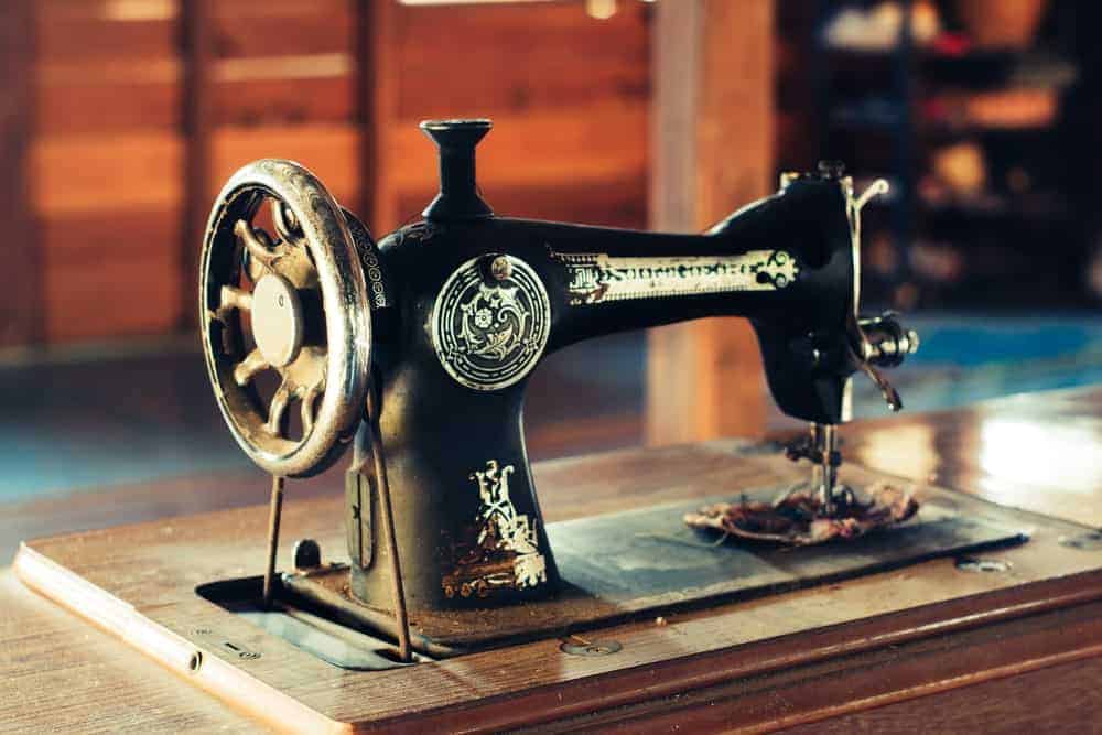 A vintage old sewing machine.